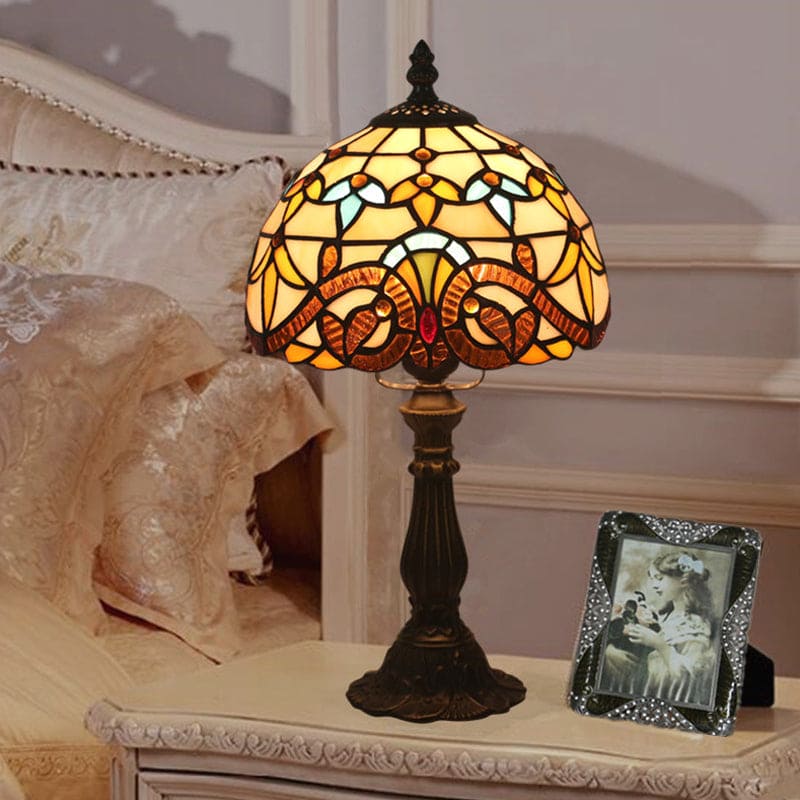 ElegantStyle - Classic Table Lamp with Warm Ambient Lighting