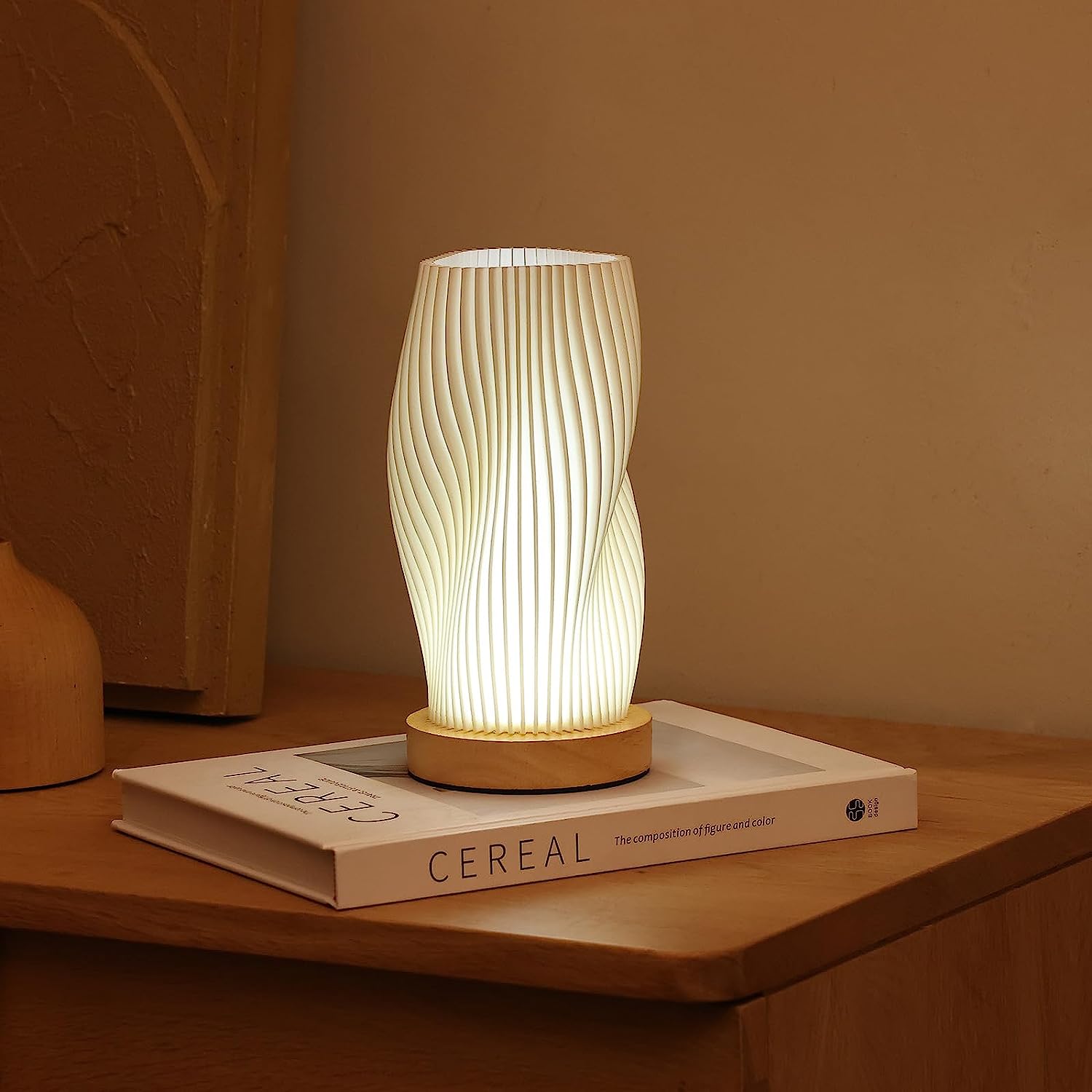 WaveLume - Modern Pleated Table Lamp with Sculptural Design
