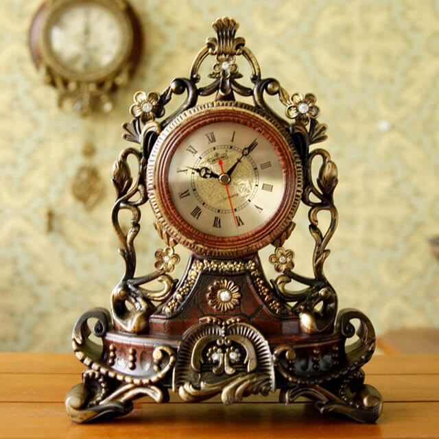 RoyalGrace - Ornate Rococo-Style Mantel Desk Clock