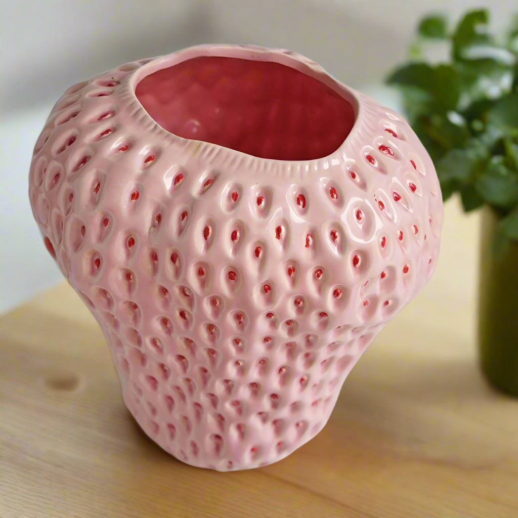 BeautyBerry - Strawberry-Shaped Ceramic Vases