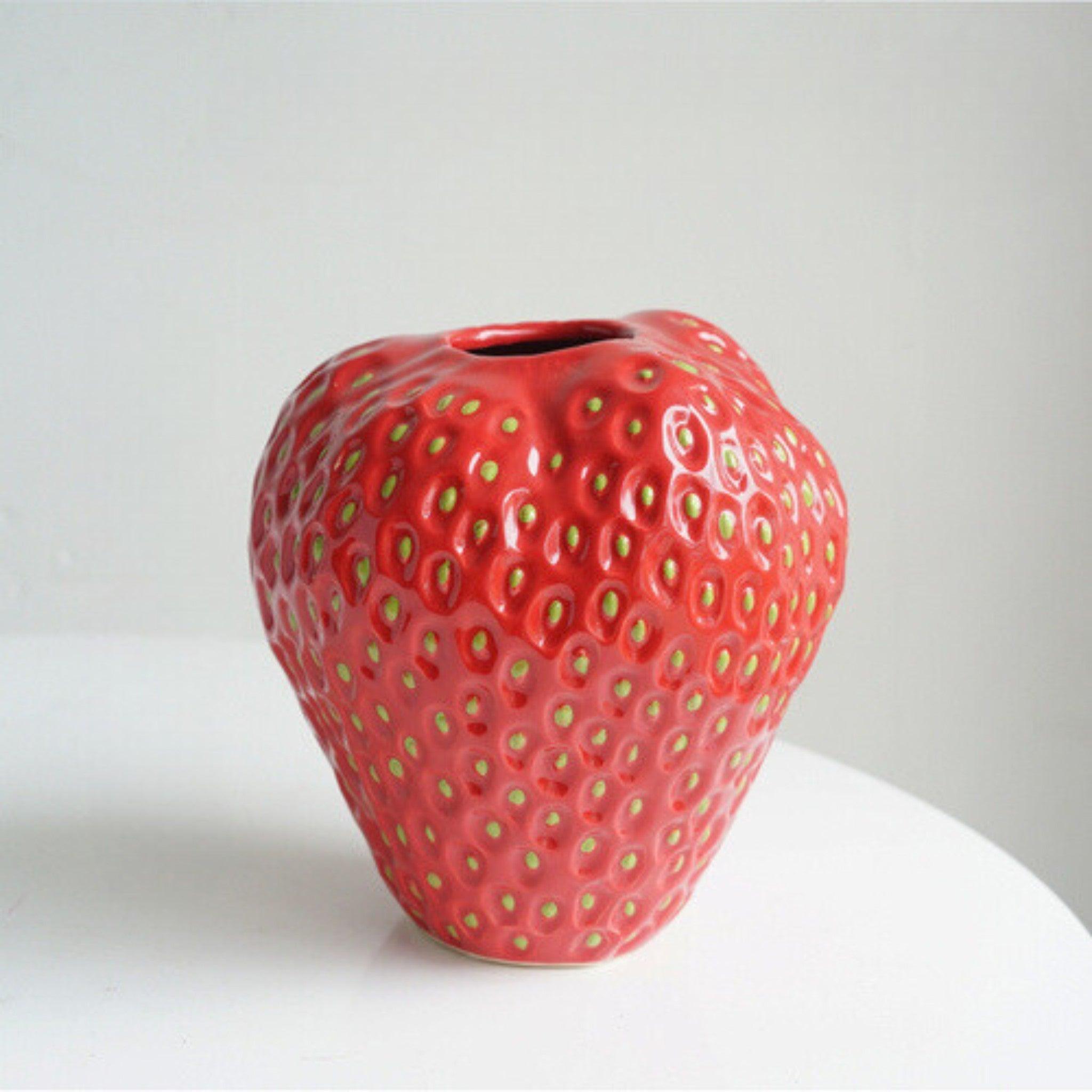 BeautyBerry - Strawberry-Shaped Ceramic Vases