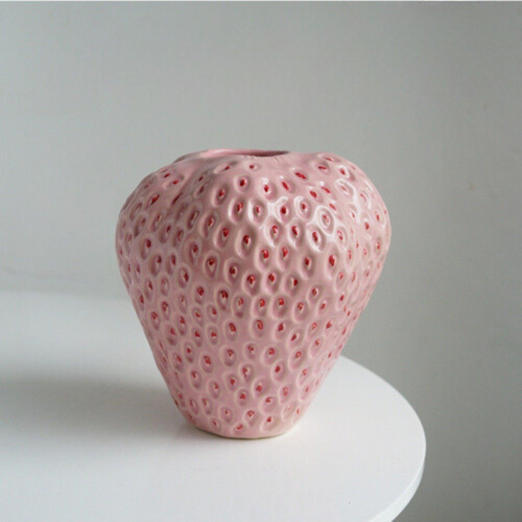 BeautyBerry - Strawberry-Shaped Ceramic Vases