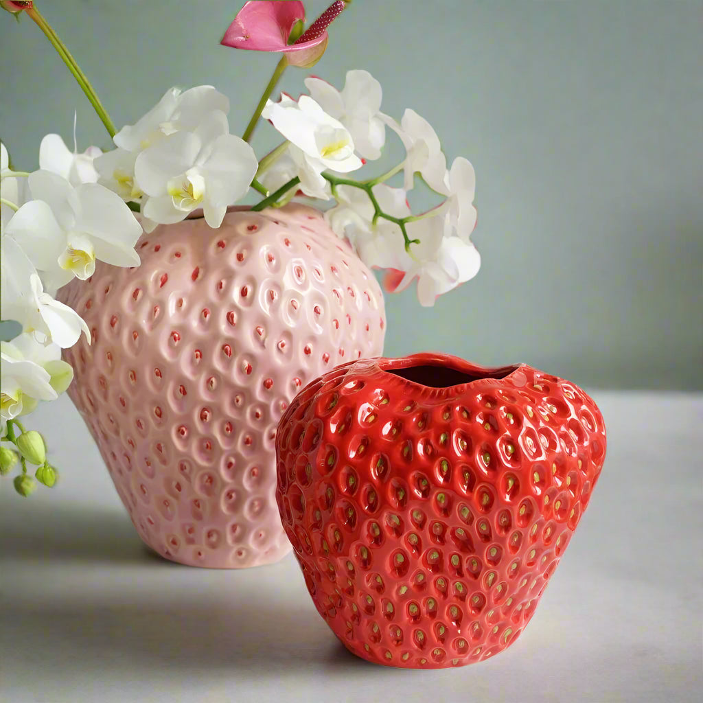BeautyBerry - Strawberry-Shaped Ceramic Vases