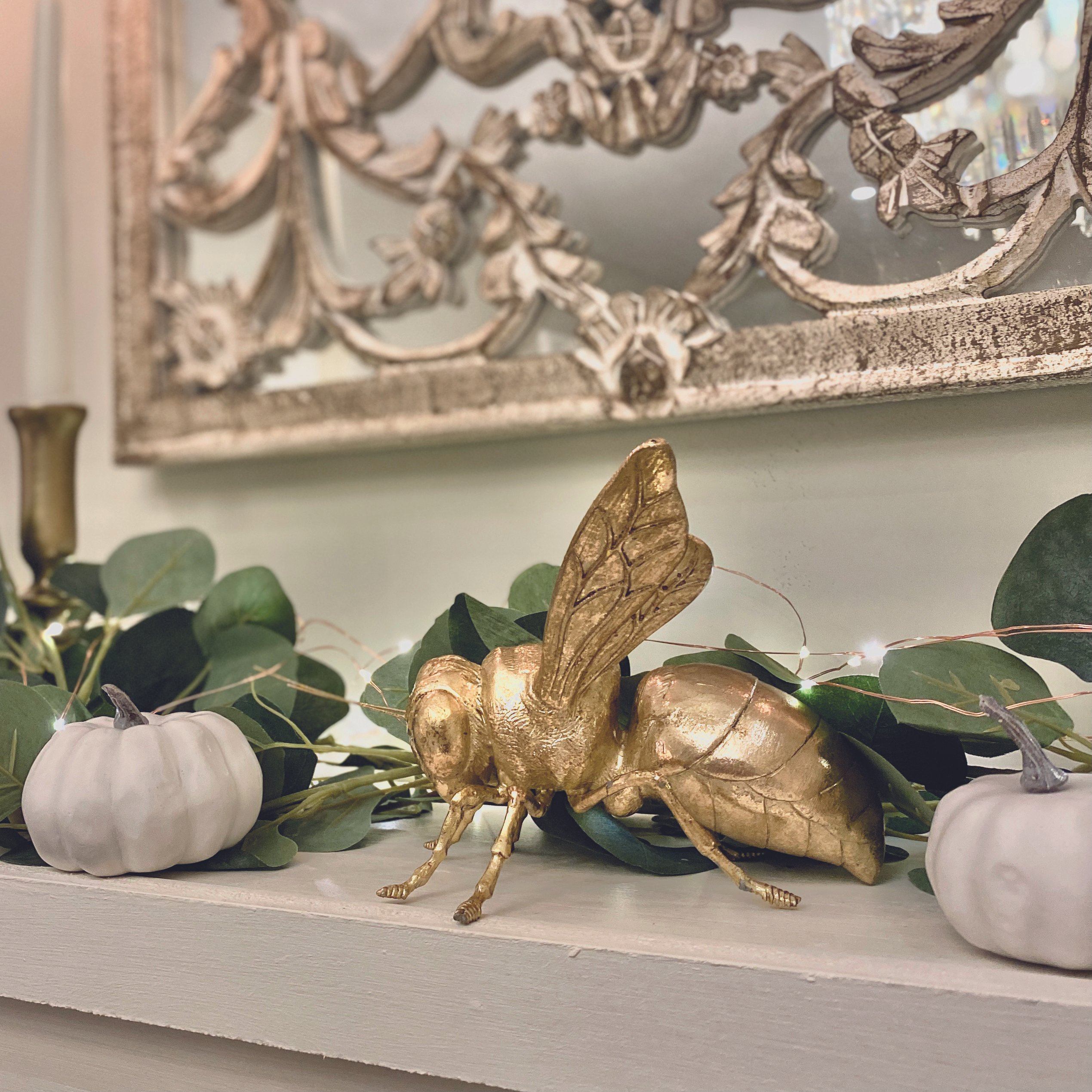 Elegant Golden Bee Decoration