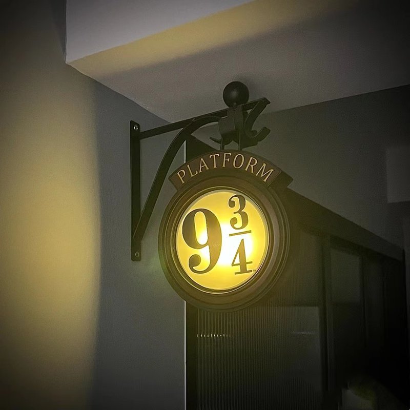 MagicTouch - Platform 9 3/4 Illuminated Wall Sign