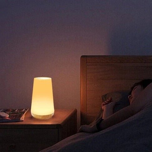LumiNest - Modern Bedside Table Lamp with Wood Base