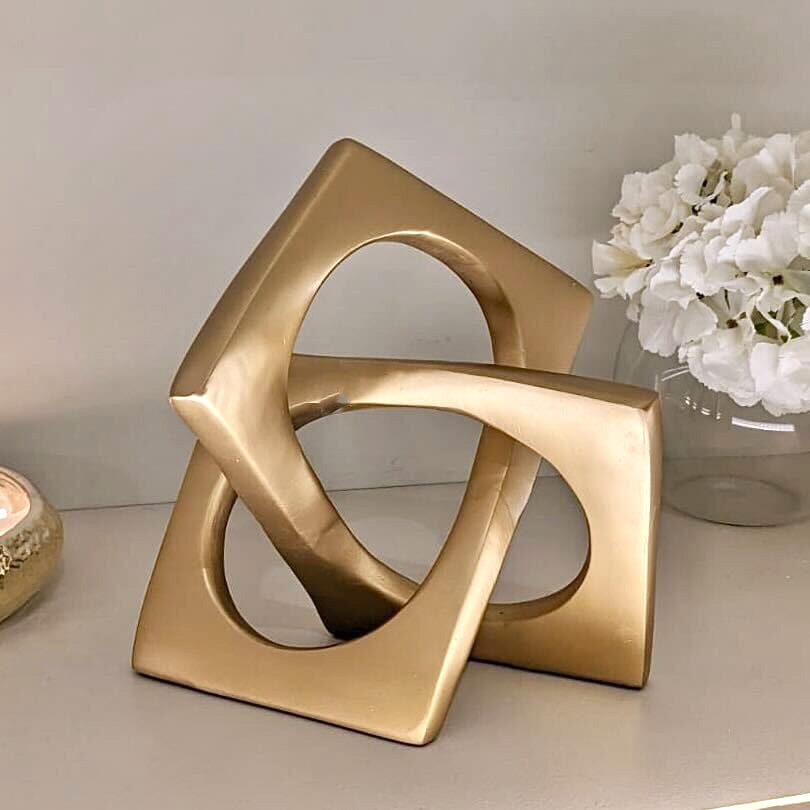 GildedKnot – Modern Abstract Gold Sculpture