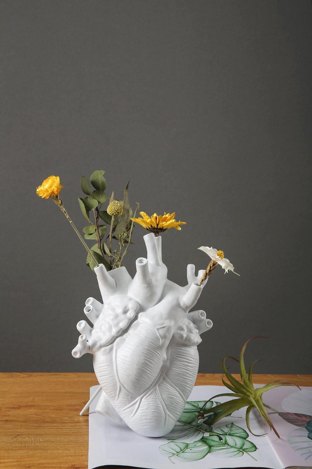 ArteVita - Creative Anatomical Heart Vase Decor