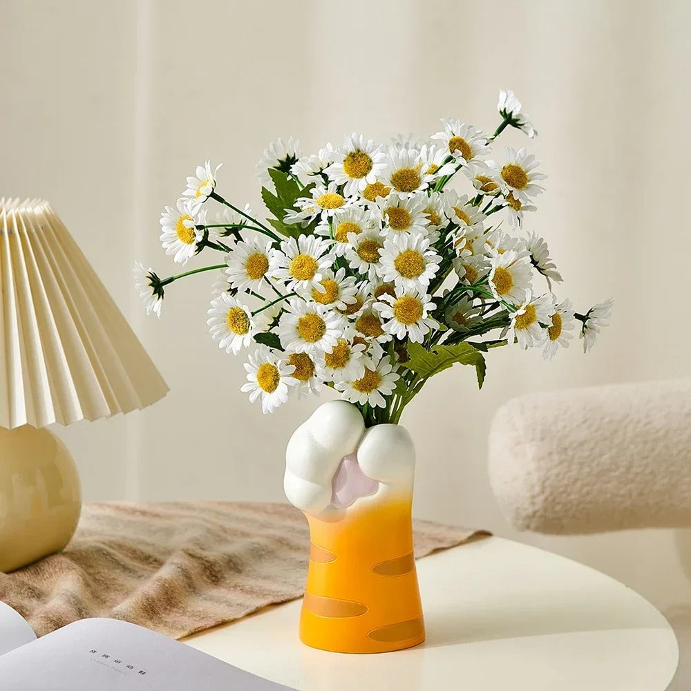 WhiskerWonders - Cat Paw Vase for Quirky Home Decor