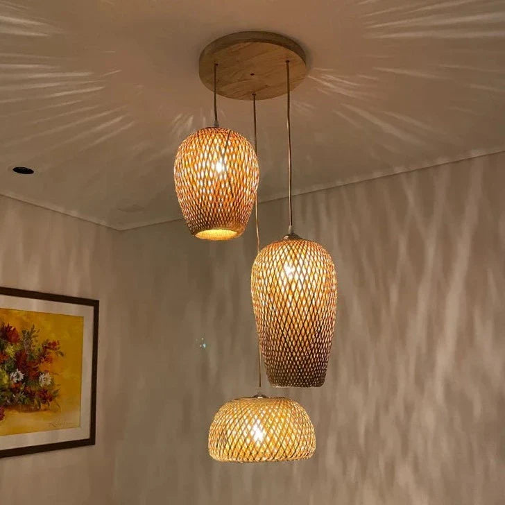 NaturalElegance -  Warm Woven Rattan Pendant Light