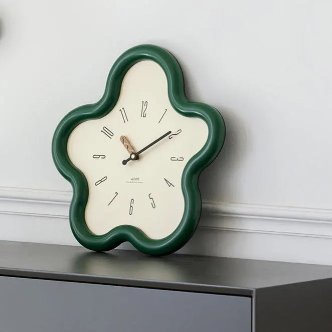 BloomWatch - silent 3D flower clock with motion