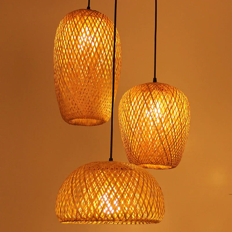 NaturalElegance -  Warm Woven Rattan Pendant Light