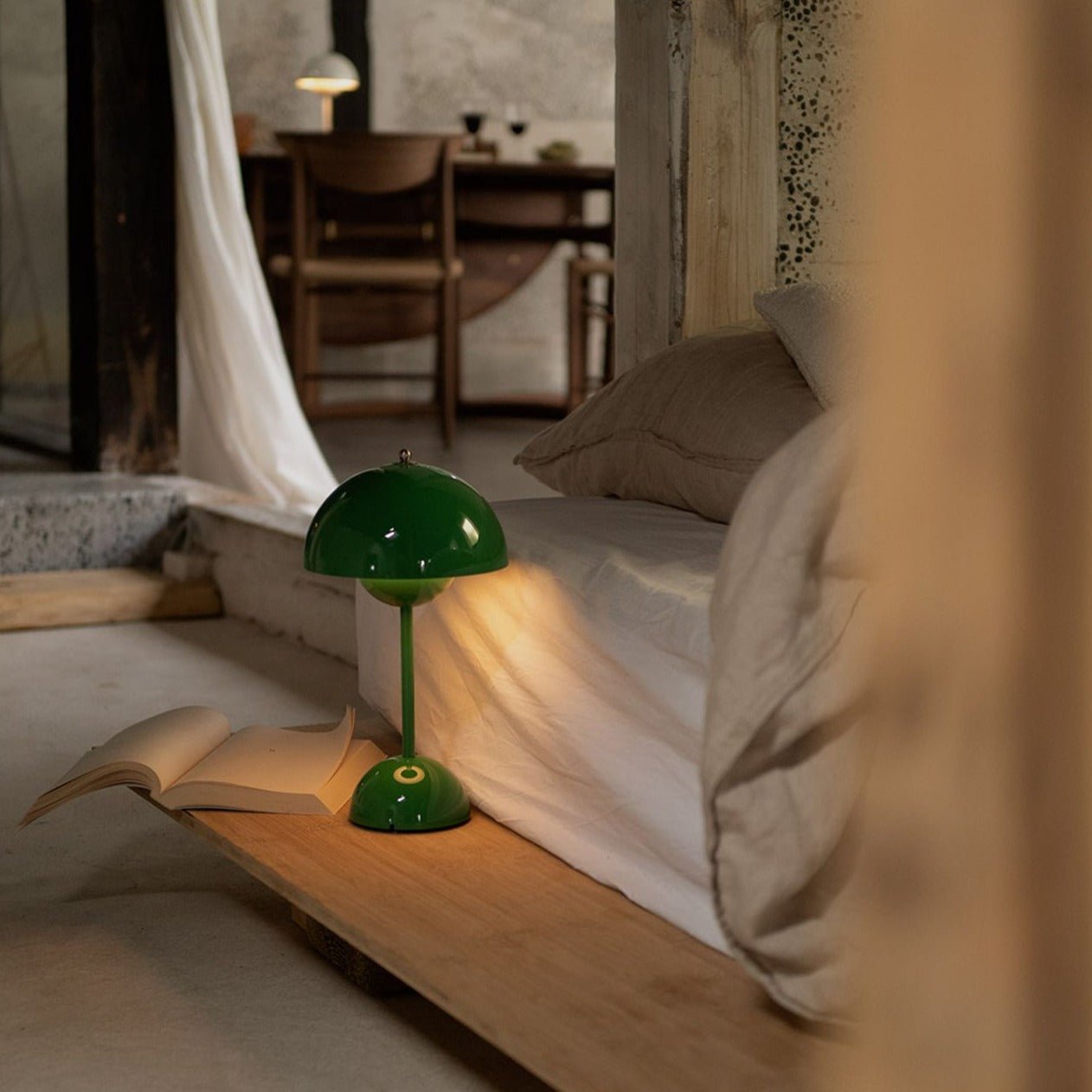 Lunarglo | LED Lamp