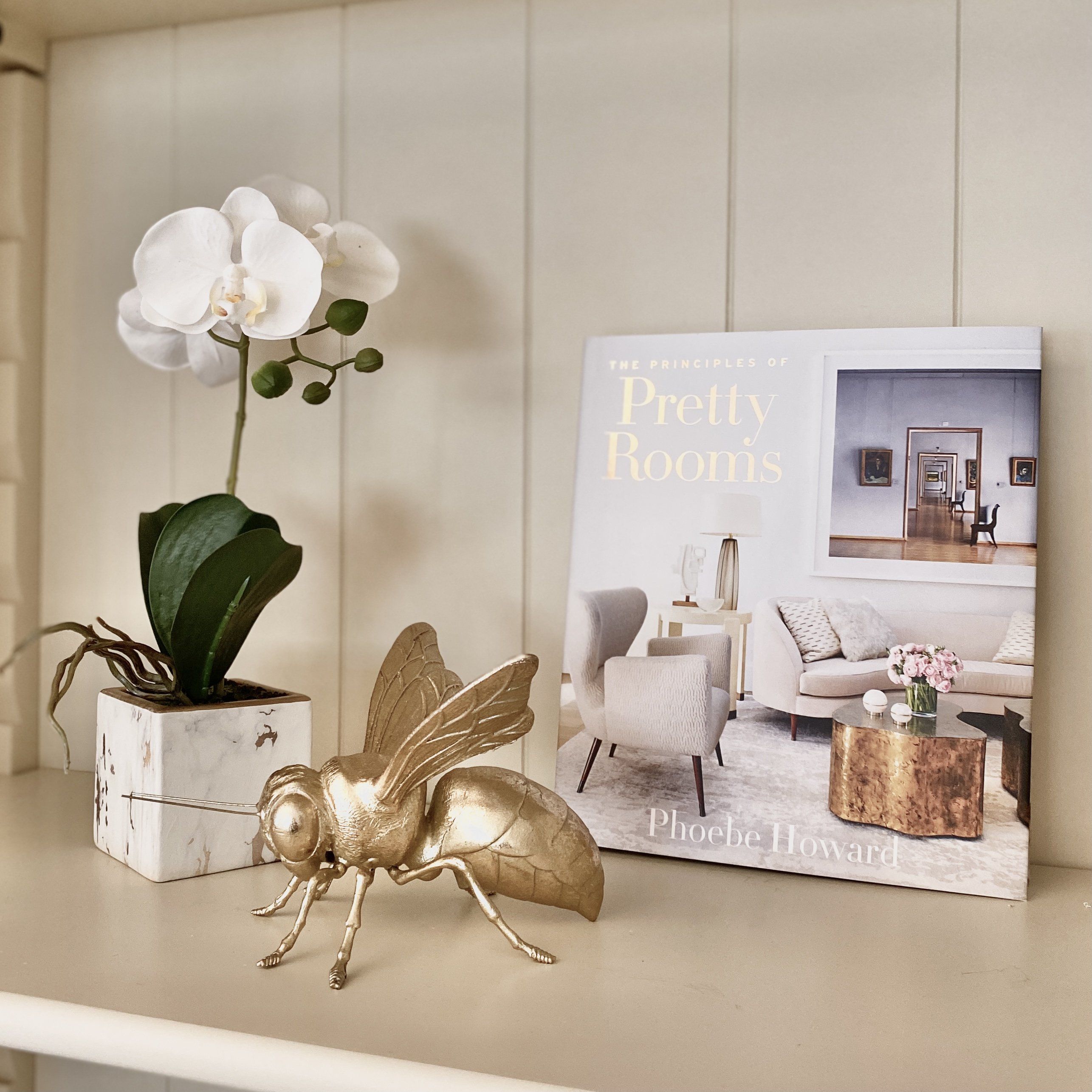 Elegant Golden Bee Decoration