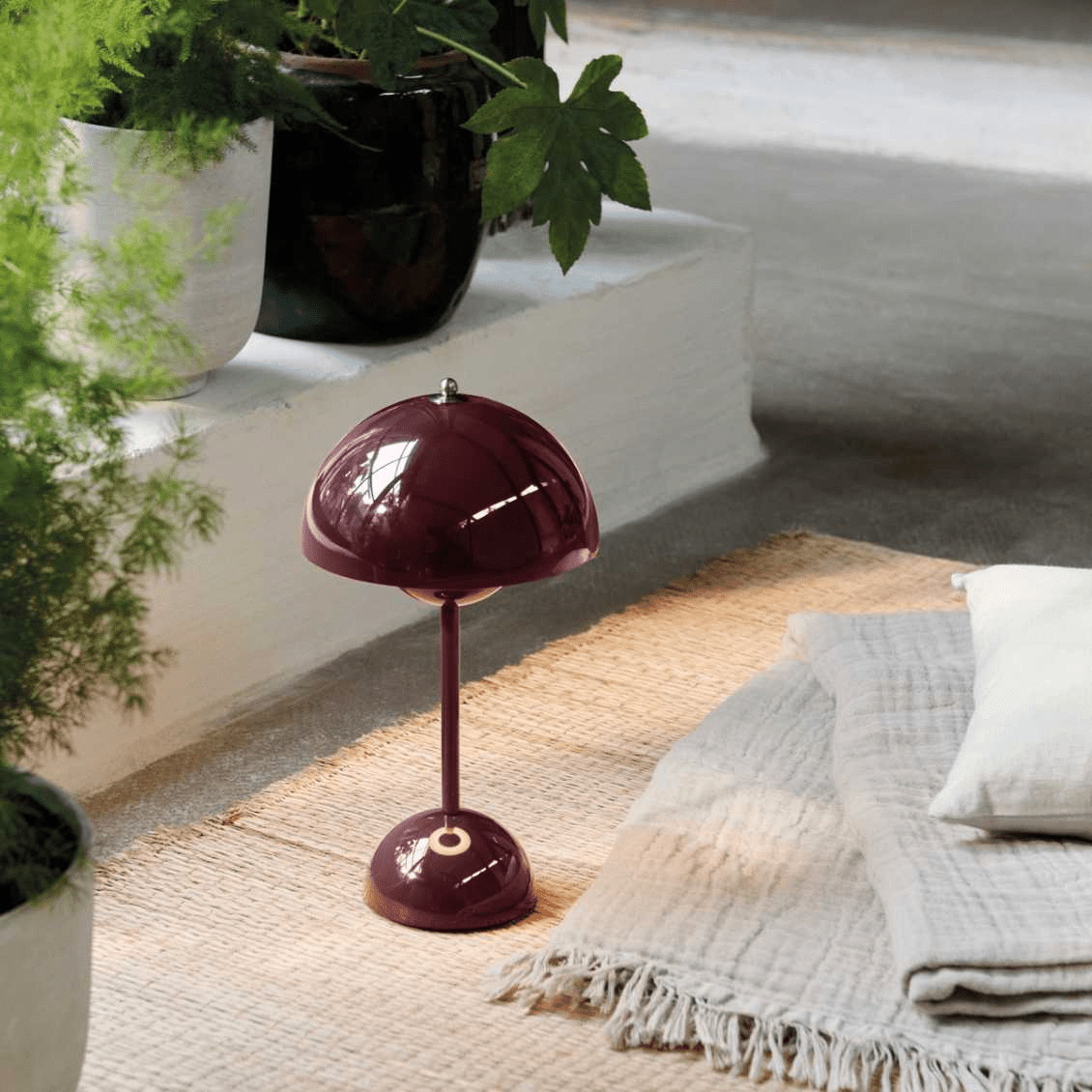 Lunarglo | LED Lamp