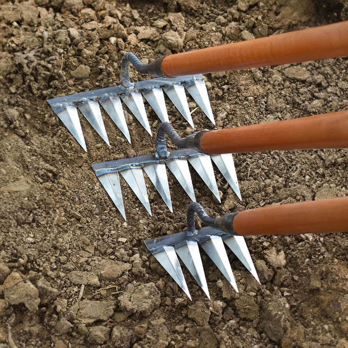 WeedMaster Pro Garden Rake – High-Performance Weeding Tool for Effortless Lawn Care
